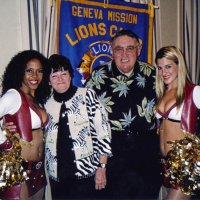 10/19/05 - 49er Night at the Cliff House, San Francisco - Margot and Handford Clews posing with the “Gold Rush” girls.